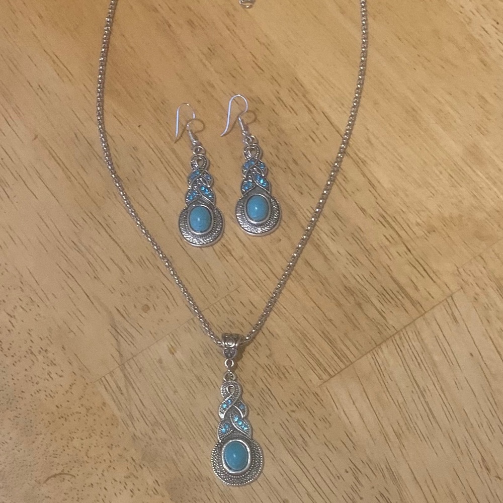 Faux Turquoise Necklace and Earrings Set